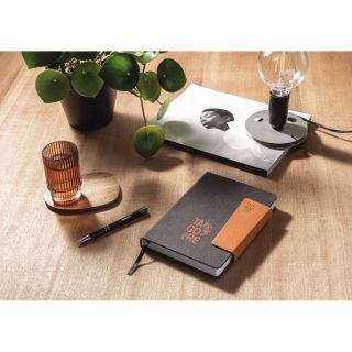 AGENDA A5 EM PELE RECICLADA (58%) COM FECHO MAGNÉTICO 2025