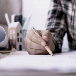 MINI LÁPIS AFIADO COM BORRACHA