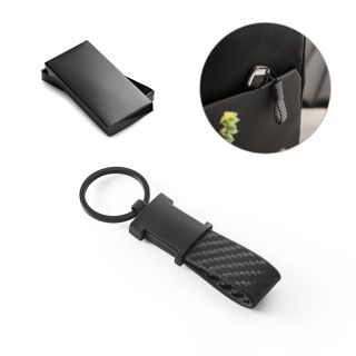 CHAVEIRO EM C. SINTÉTICO COM TEXTURA EM FIBRA DE CARBONO